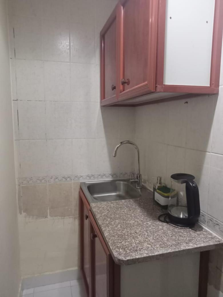 Lux Full Studio 905 * Abu Dhabi