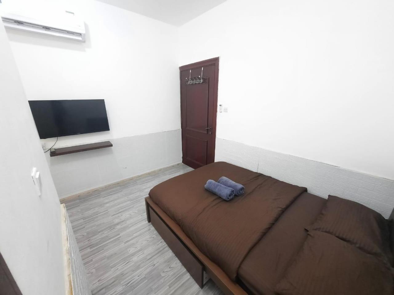 Lux Full Studio 905 Abu Dhabi