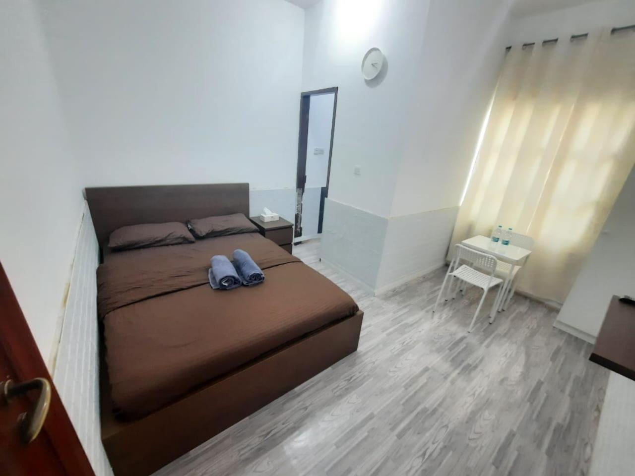 Lux Full Studio 905 *